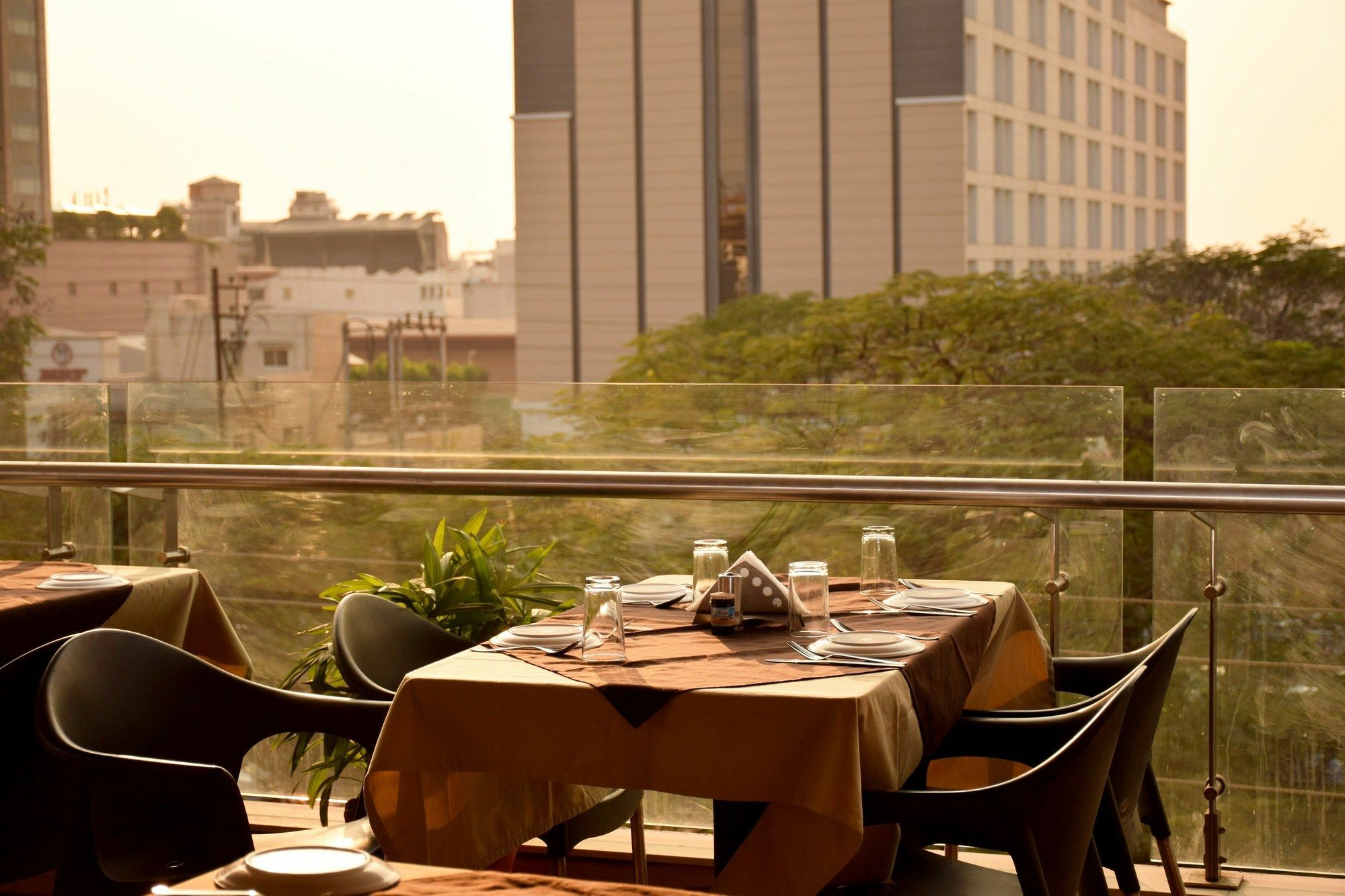 Fabhotel Prime Avenue Indore Bagian luar foto